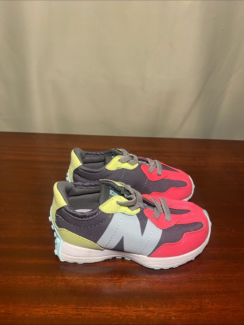 New Balance 327. Baby Toddler Casual Sneakers size 6.